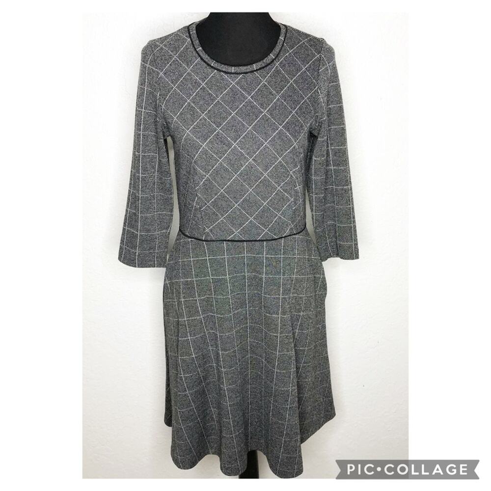 Banana Republic gray black plaid dress size 8 classic office business casual‎
